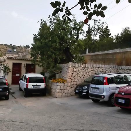 La Suma Sumalia Bed & Breakfast Noto Exterior photo